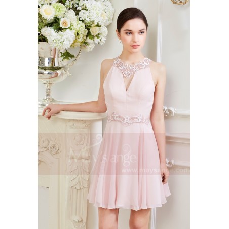 Robe Courte Rose Pale aux Sublimes Lignes de Dentelles
