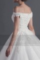 belle robe de mariée blanche en dentelle calais simple et tres chic - Ref M370 - 04