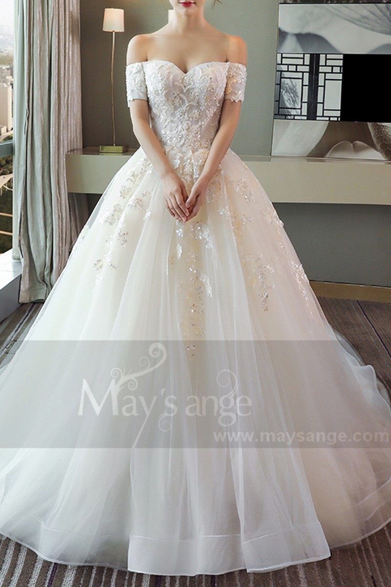 Off-The-Shoulder Tulle Princess Wedding Dress With Long Train - Ref M380 - 01