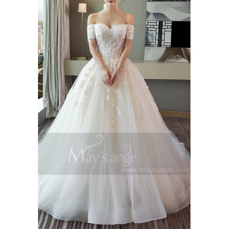 Off-The-Shoulder Tulle Princess Wedding Dress With Long Train