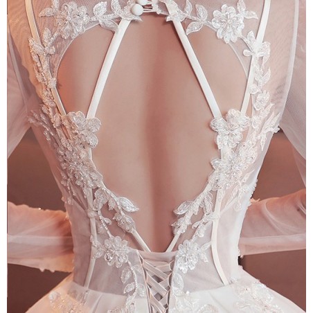 Robes de mariée en dentelle dos nu à manches longues col en V