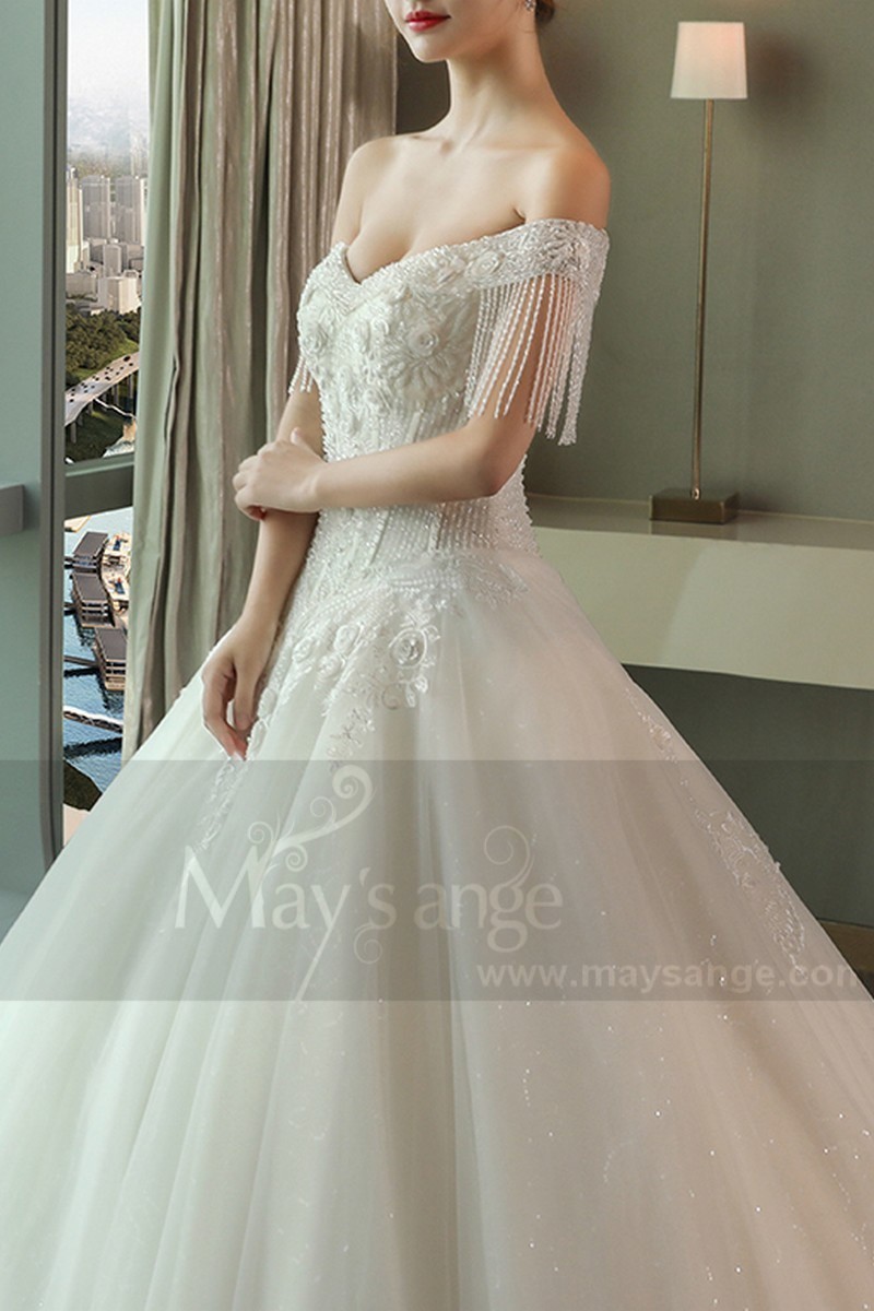 Luxurious Strapless Beaded Lace Wedding Dress With Long Train - Ref M390 - 01