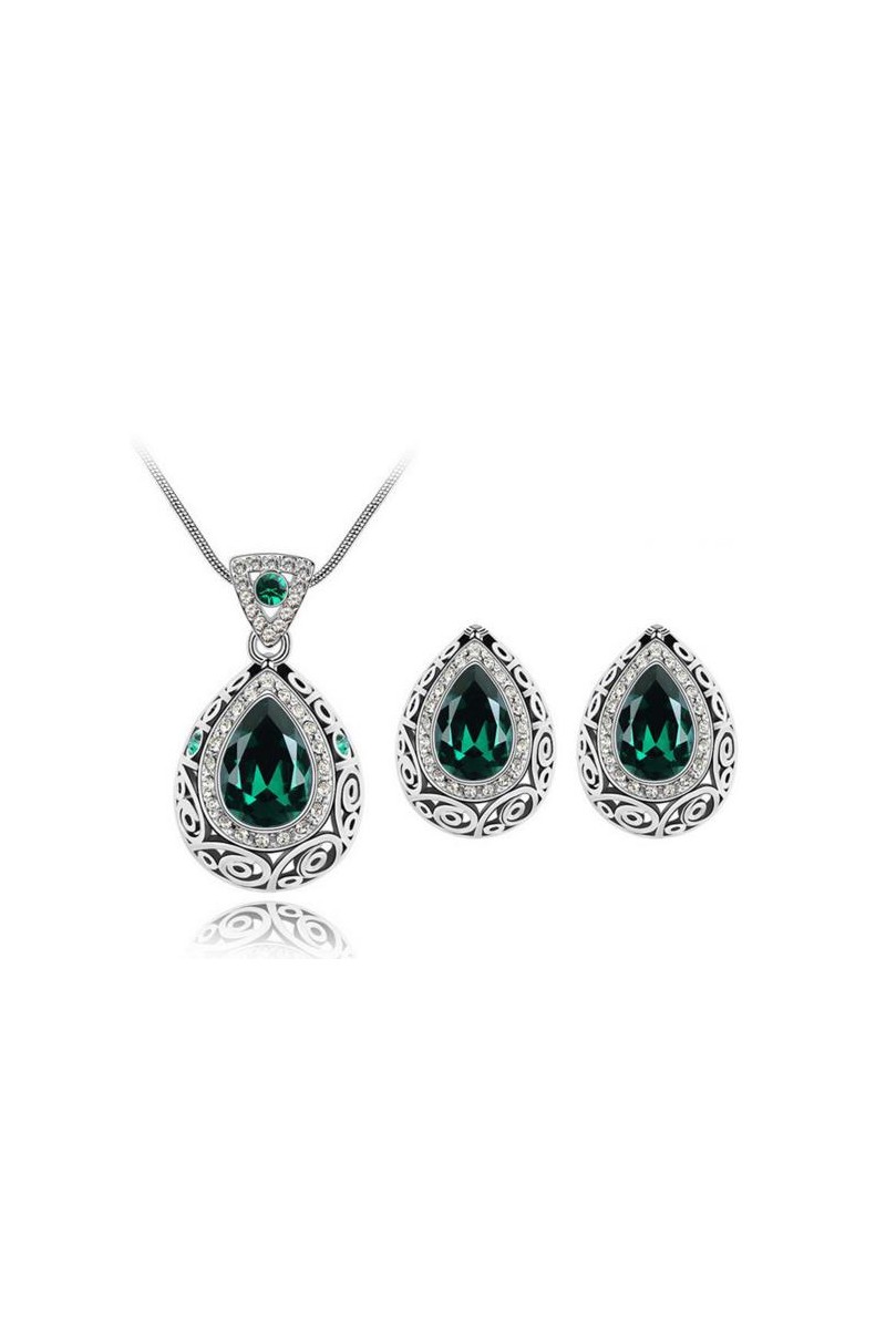 Beautiful fancy green stone necklace - Ref F012 - 01