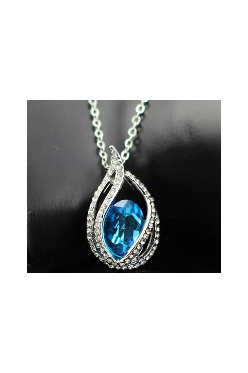 Collier pendentif pierre cristal bleu - Ref F024 - 01