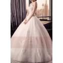 belle robe de mariée bustier princesse vaporeuse en dentelles perlées - Ref M398 - 02