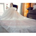 belle robe de mariee en dentelle manche longue petit col montant - Ref M406 - 04