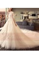 robe de mariée bohème ivoire champagne pâle romantique dentelle et tulle foisonne - Ref M393 - 03