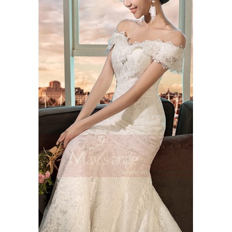 robe de mariée sirène longue traîne en dentelle tendance et ultra feminine