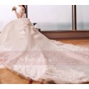 robe de mariée en dentelles perlées longue traîne et volant en cascade - Ref M403 - 05