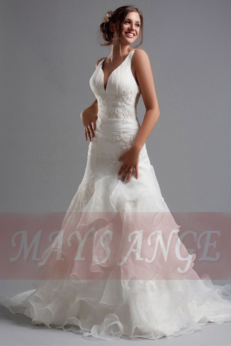 V-Neck Lace wedding dresses Hailey with Ruffles - Ref M031 - 01